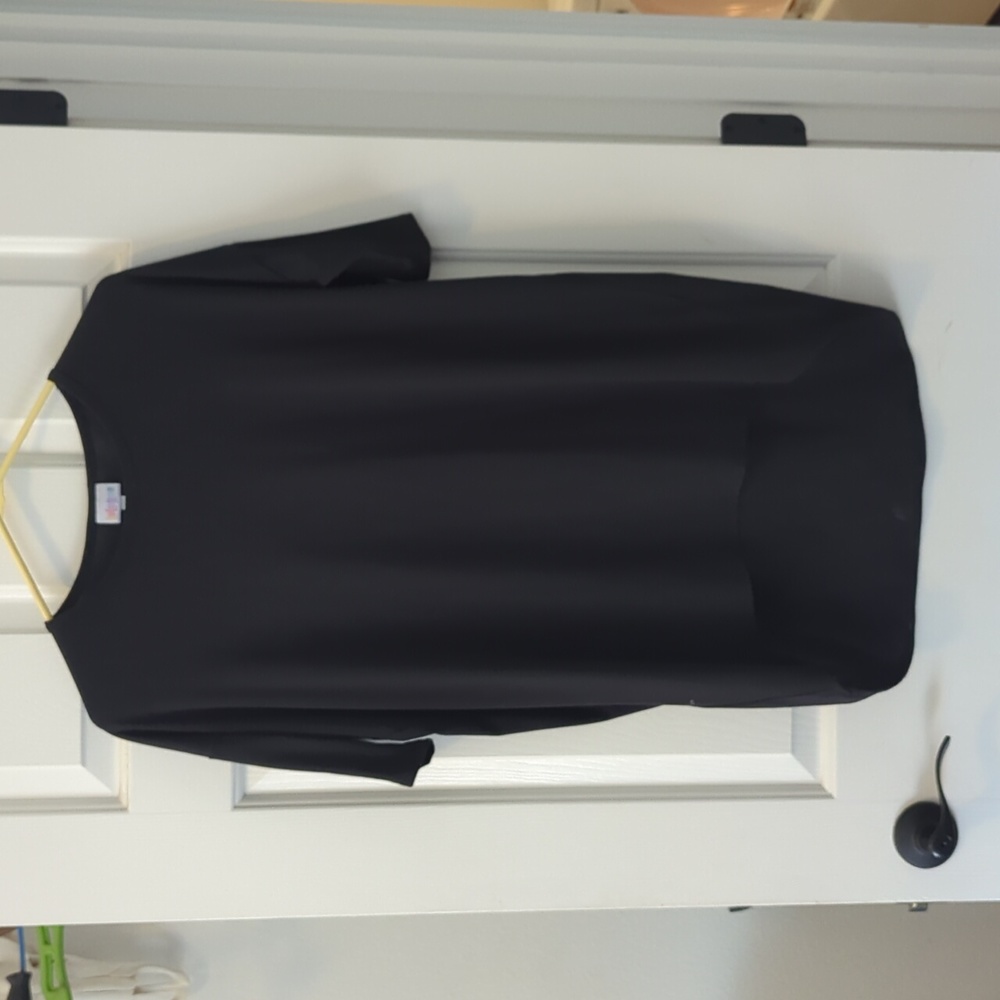 Solid black LuLaRoe Irma long tunic shirt XXS